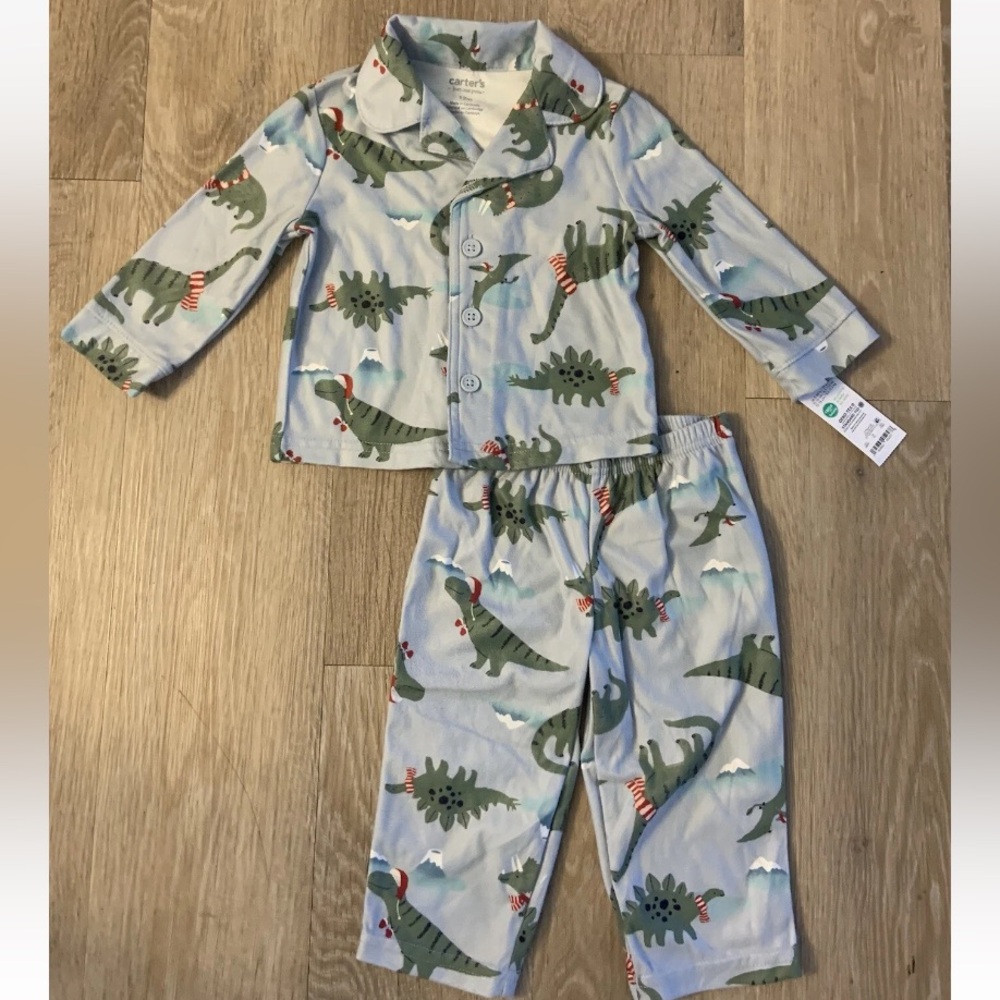 (NWT) Carter’s Boys Size 12 Month Holiday Dinosaur Pajamas With Striped Scarves